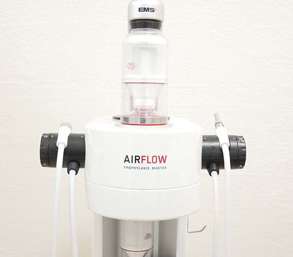 エアフローで効率よく歯をクリーニング